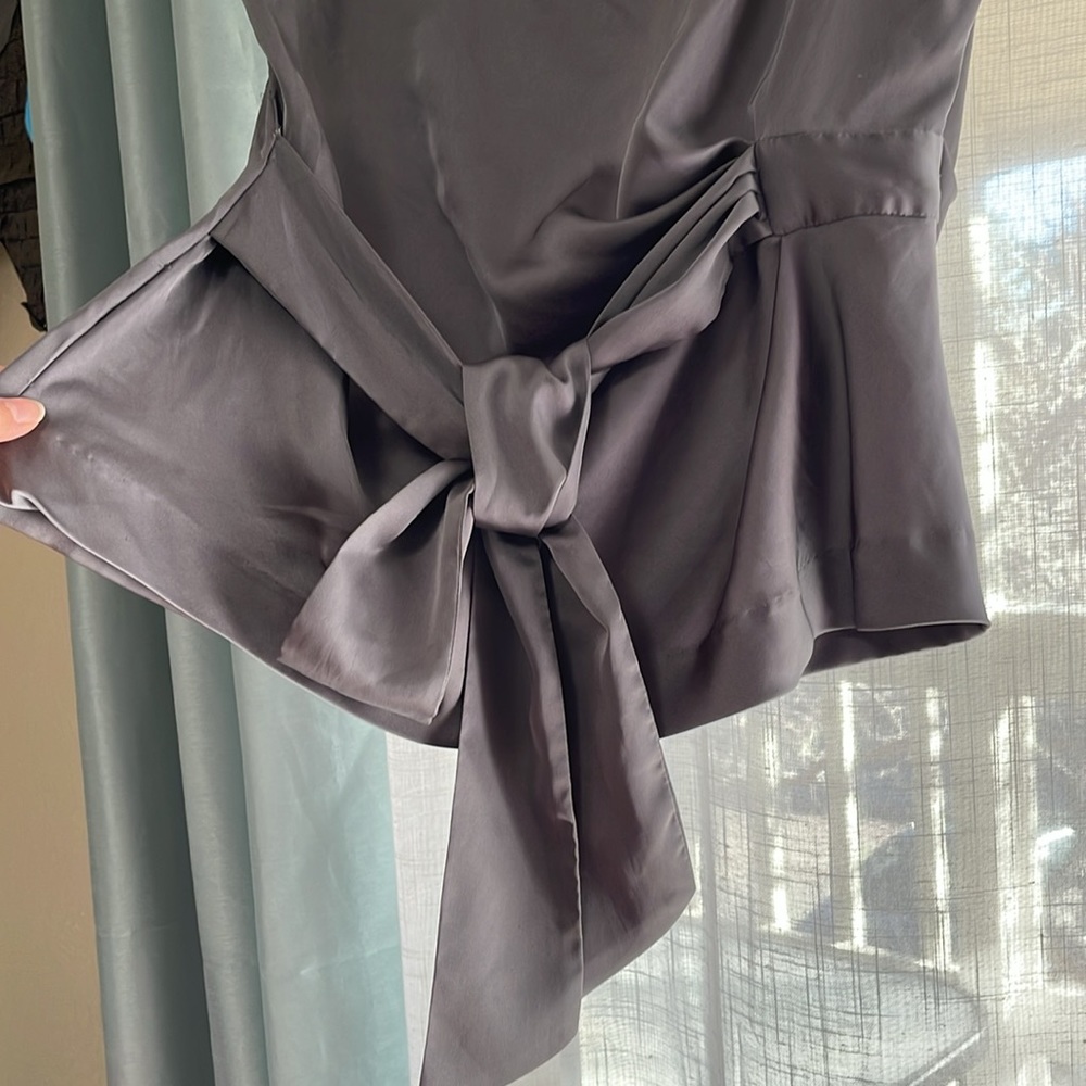 Woman’s New York & Company stretch blouse - Picture 3 of 10